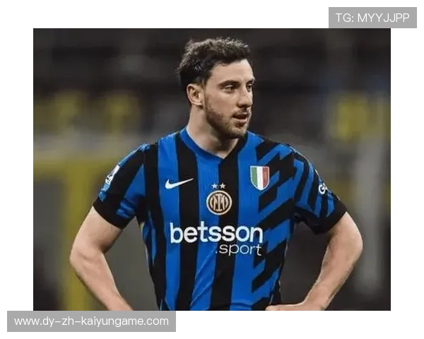 劳塔罗高位逼抢成功后立即送出致命传递，国际米兰打出标志性战术