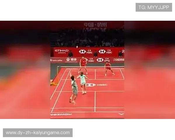 中国羽毛球队混双反击：连续扣杀成就胜利的节拍